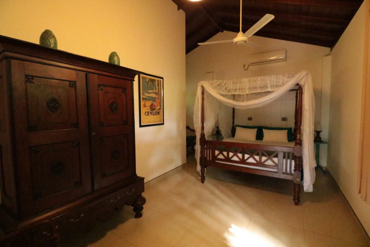 Lilly House Bed & Breakfast Unawatuna Exterior photo